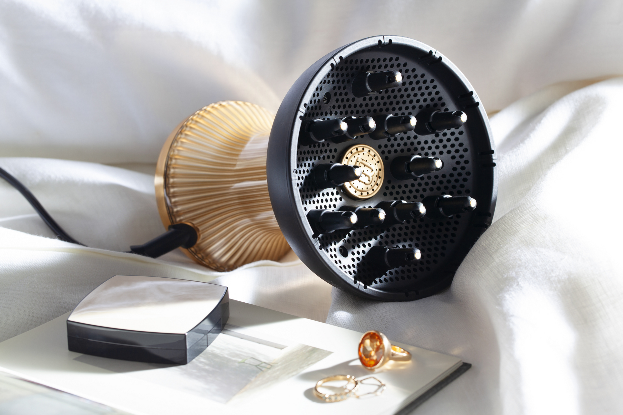 What does a hair dryer diffuser do?