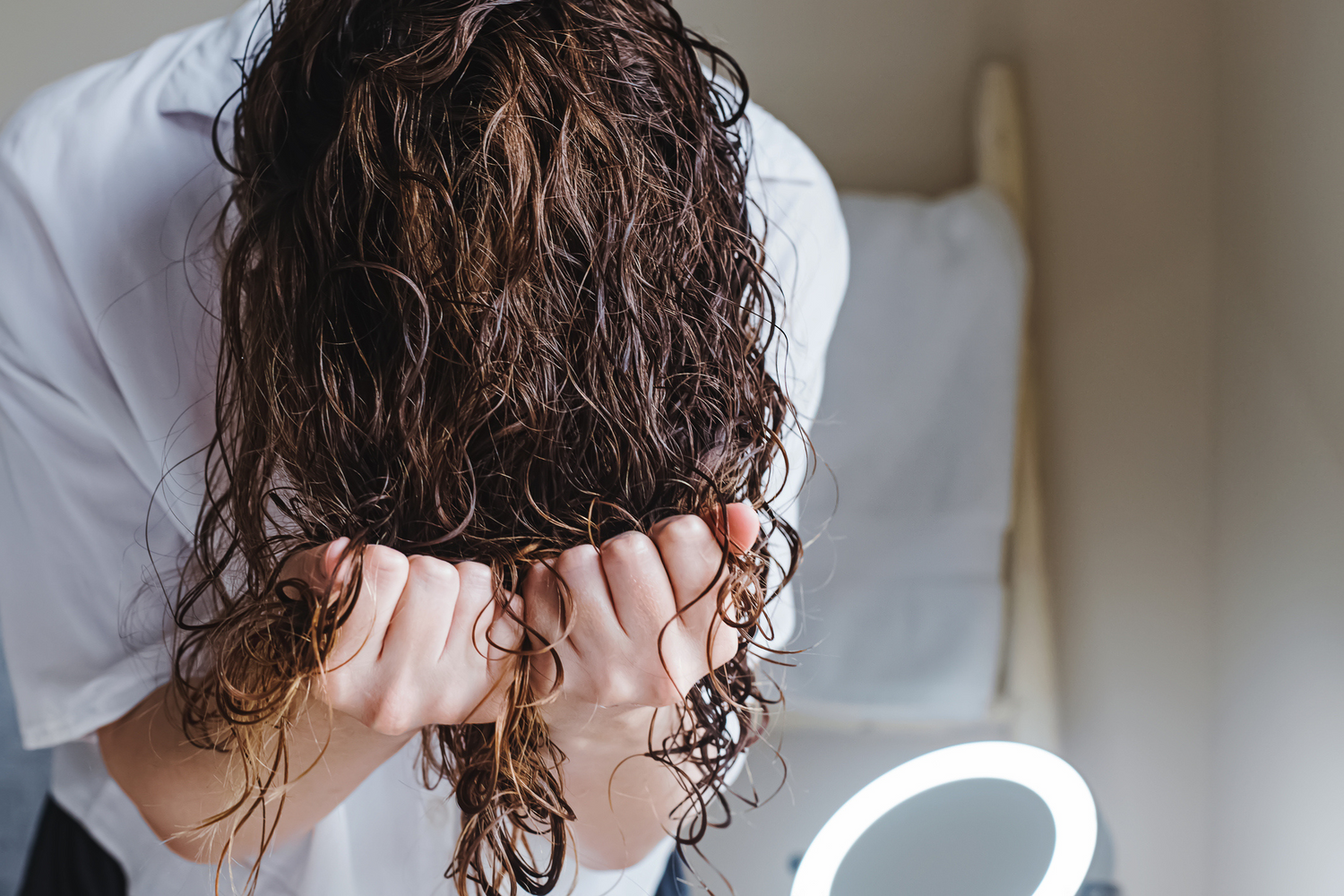 How to dry curly hair: all the techniques explained
