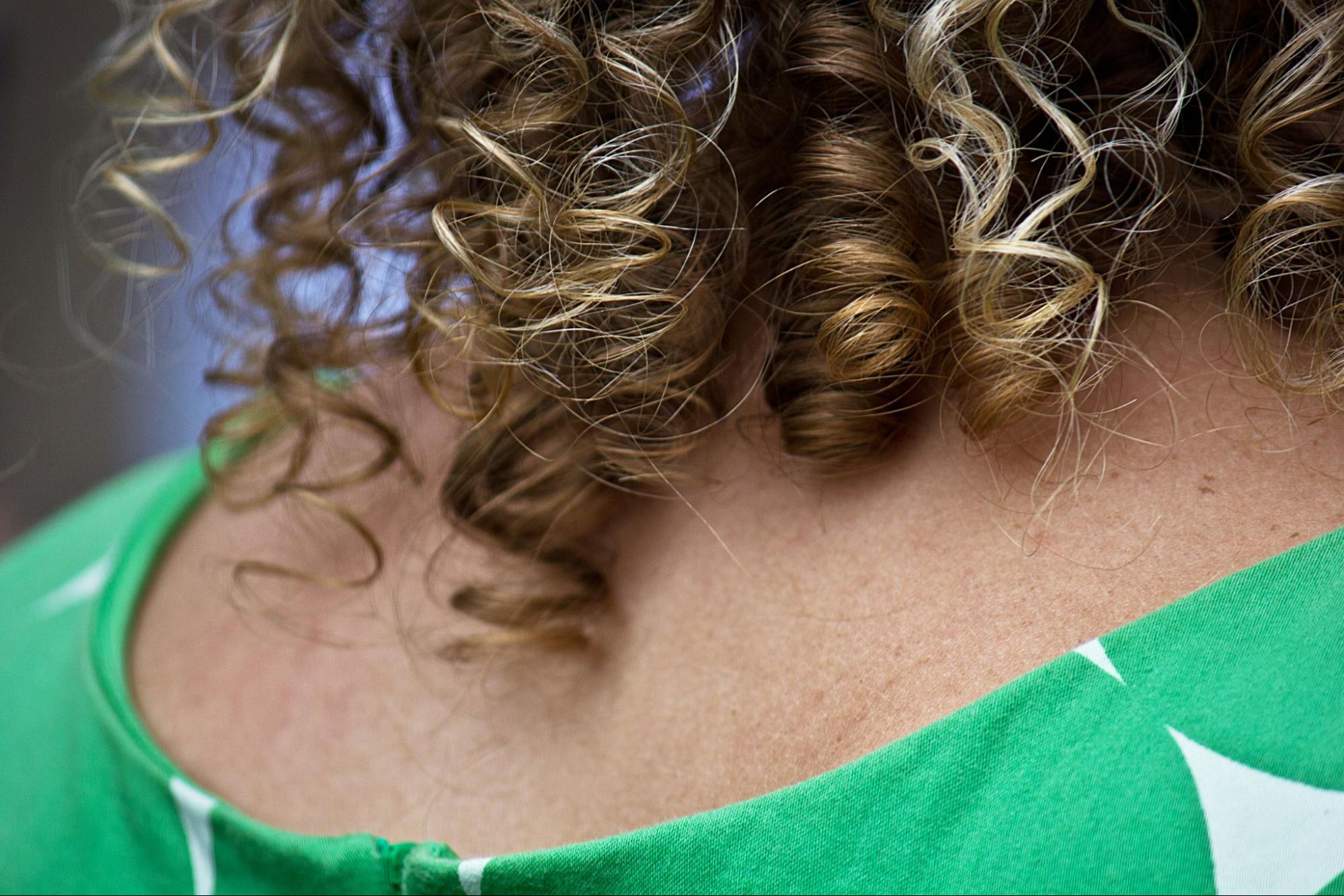 5 Curly Party Hairstyles: Low Effort Party Looks